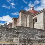 Explorando las zonas arqueológicas de Oaxaca: Más allá de Monte Albán y Mitla